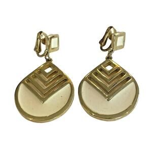 Vintage Crown Trifari clip on earrings gold tone drop & dangle mod 1980's chic